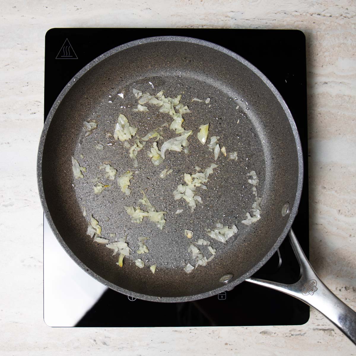 Makaronų su faršu instrukcijos: 1 žingsnis.