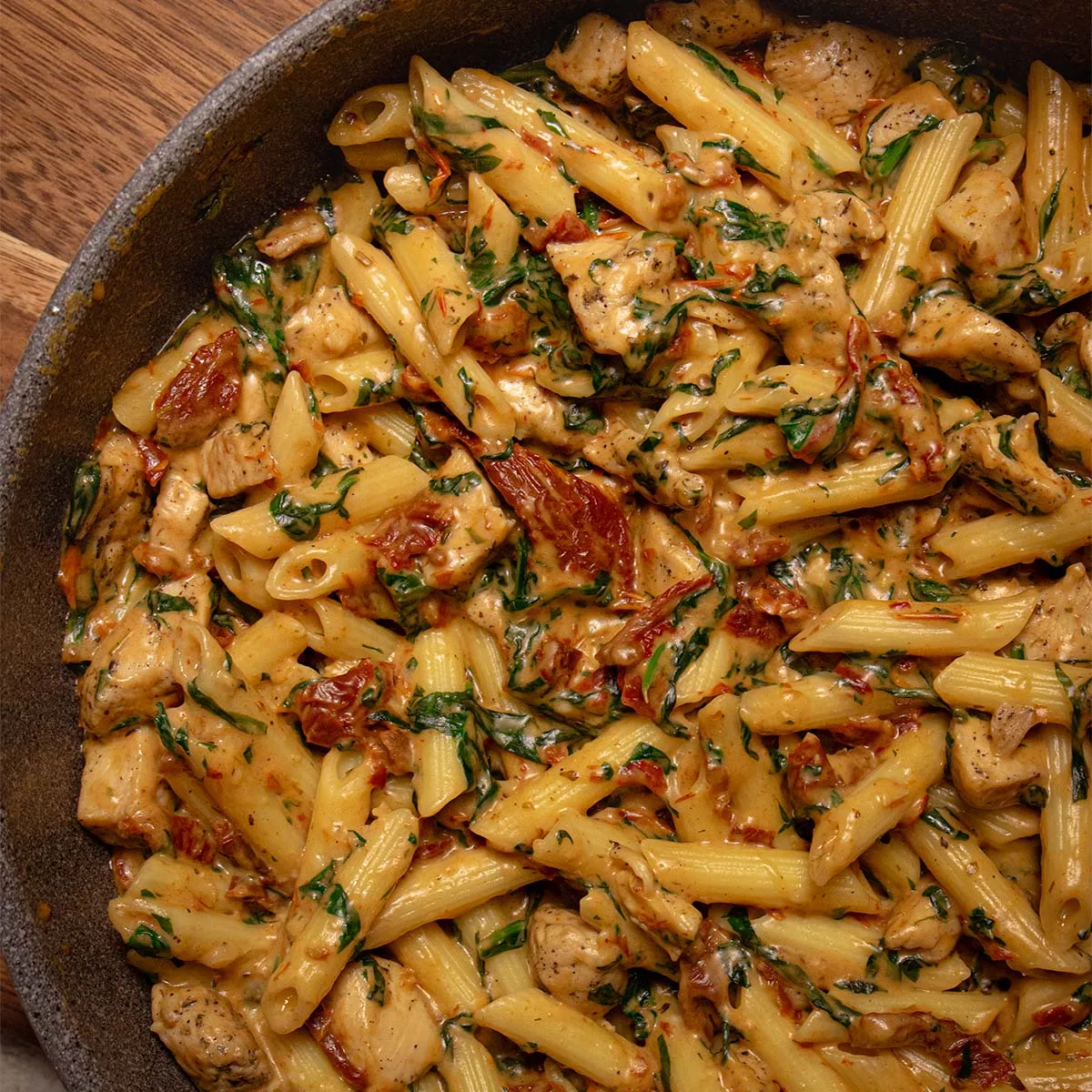 makaronai-su-vistiena-receptas Makaronų su vištiena receptas.