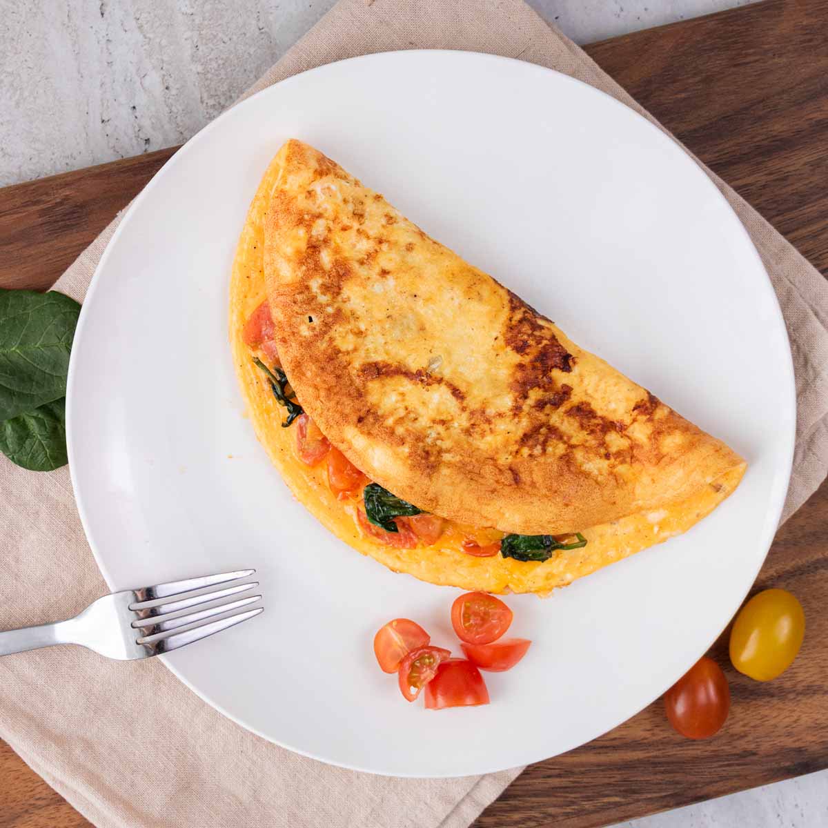 Sotusis omletas su varške ir sūriu