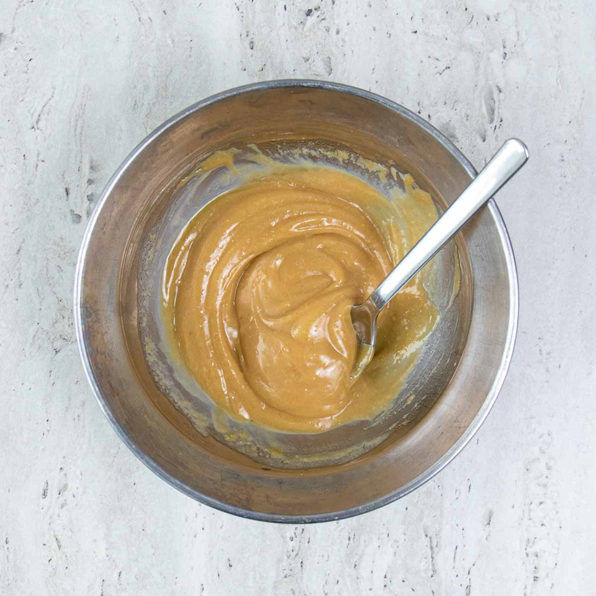 Spagečių su padažu instrukcijos: 1 žingsnis.