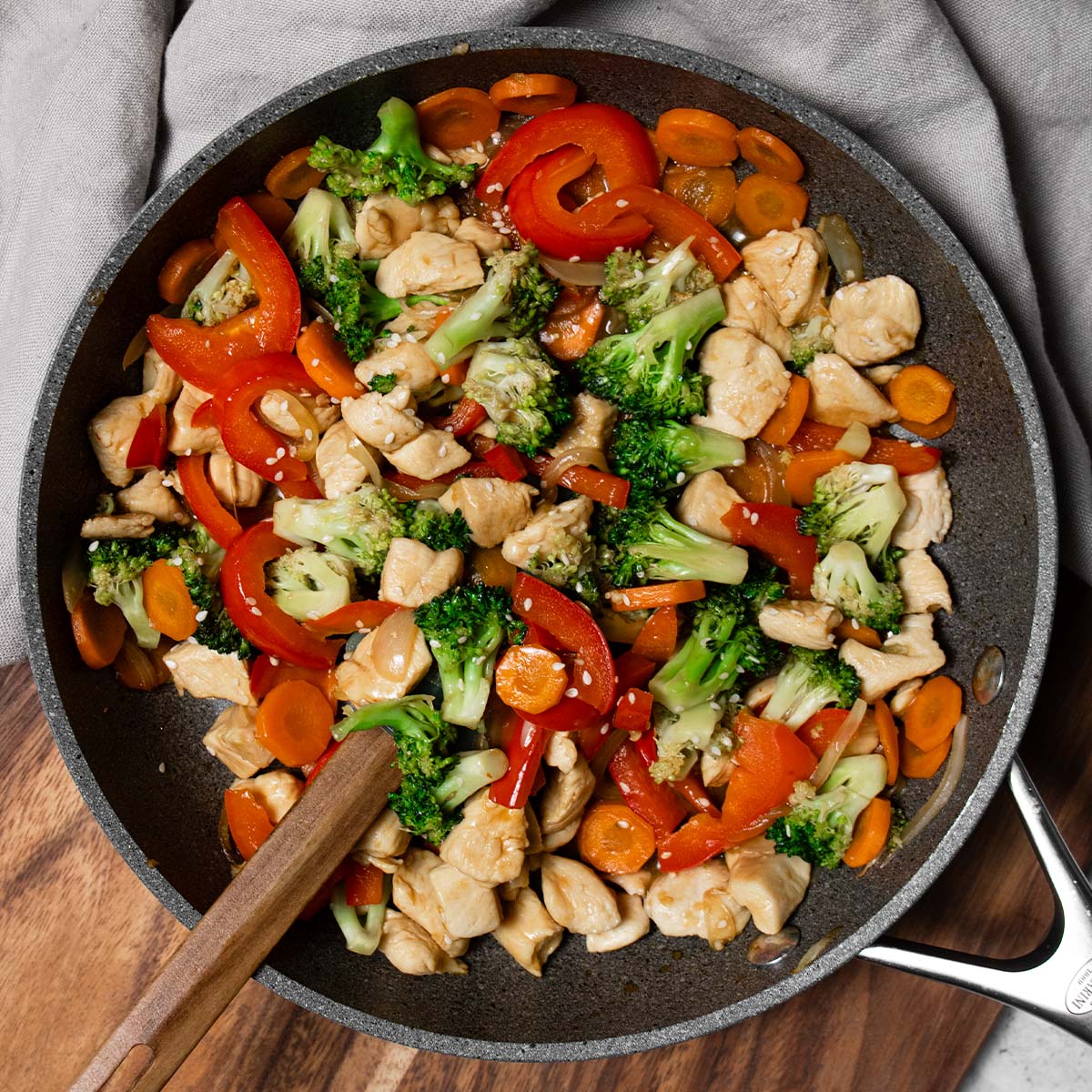 vistiena-su-darzovemis-receptas Vištienos su daržovėmis receptas.