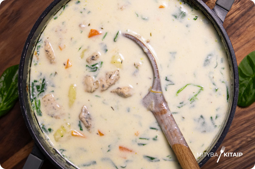 Vištienos sriubos recepto viršelis.