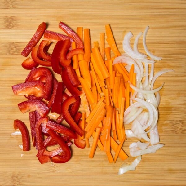 Wok makaronų instrukcijos: 4 žingsnis.