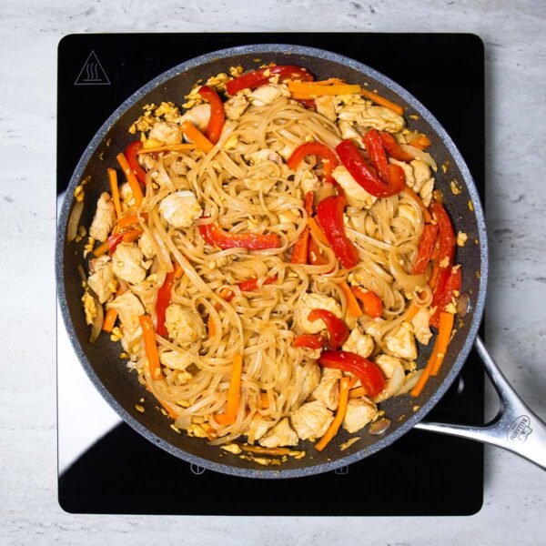 Wok makaronų instrukcijos: 7 žingsnis.